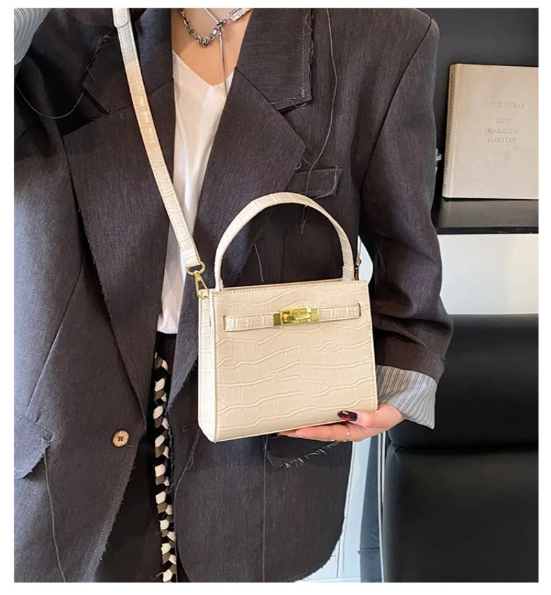 

Модная квадратная сумка через плечо 2025 года — стильная женская сумка через плечо, роскошная мини-сумка с универсальным дизайном