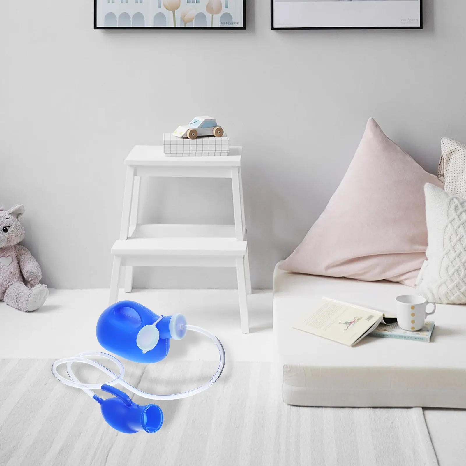 

Blue Elderly Portable Urinal Bottle Spill Proof Leak Proof Large Capacity with Lid for Outdoor Travel Car Use Emergency Urinal