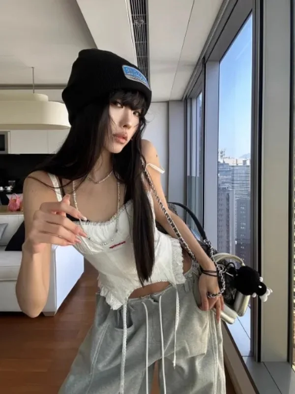 Seksowna Biała Pikantna Bluzka Damska Wiosenna Nowa Koronkowa Wyszczuplająca Talia Na Ramiączkach Do Noszenia Na Zewnątrz Krótki Top Do Pracy Regularny...