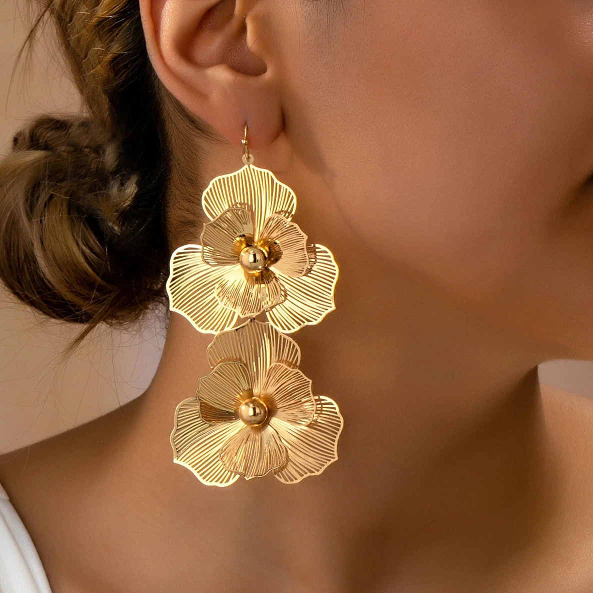 Pendientes para mujer con diseño floral 3D, pendientes de aleación ligera para mujer, perfectos para uso diario, look de oficina, escapada de fin de semana, vacaciones en la playa, reuniones informales y ocasiones especiales, regalo para amigas y familiares, pendientes para mujer