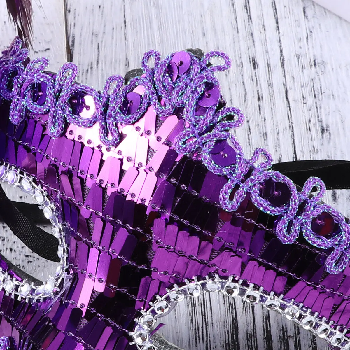 

Masquerade Half Face Mask Purple Beaded Glitter Lace Decor Elegant Women Venetian Party Carnival Halloween Christmas