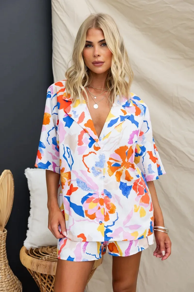 أزياء مطبوعة 2 قطعة مجموعة الصيف عطلة جديدة فضفاضة التلبيب واحدة كسر نصف كم قميص مرونة الخصر مجموعة تي شيرتات قصيرة للأطفال للنساء