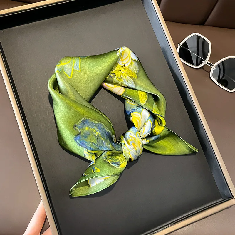 New Oil Painting Style Green Fashion Flower Elegant All-Match Square Decorative Neck Mulberry Silk Scarf