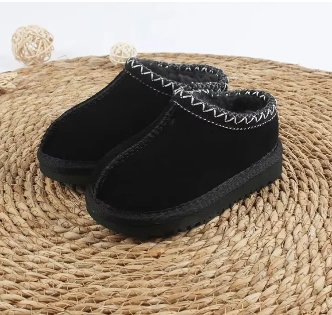 Chaussures d'extérieur classiques en daim de mouton, nouvelle collection hiver 2026, élégantes et antidérapantes pour femme