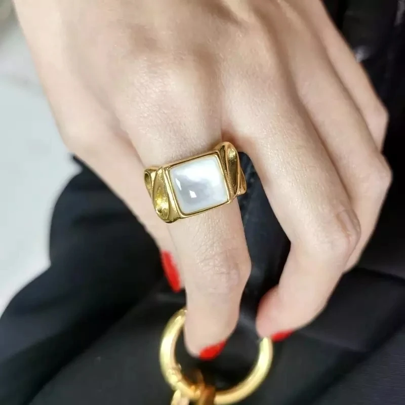 Titanium With 18 K Gold Natural Shell Solidi Ring Stuning Designer T Show Club Cocktail Party Rare Japan Korean INS
