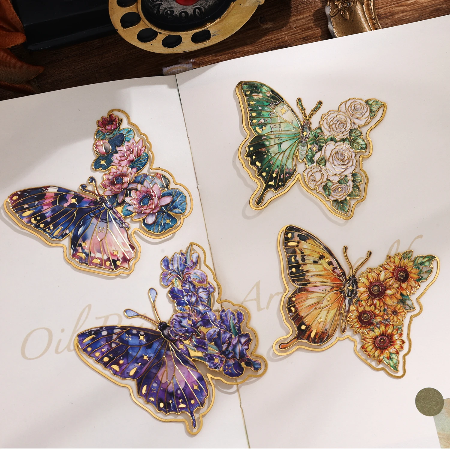 4 Pieces Metal Butterfly Bookmarks, Golden Clips Bookmark Oil Painting Theme Book Mark Bookmarks for Book Lovers Women Writers