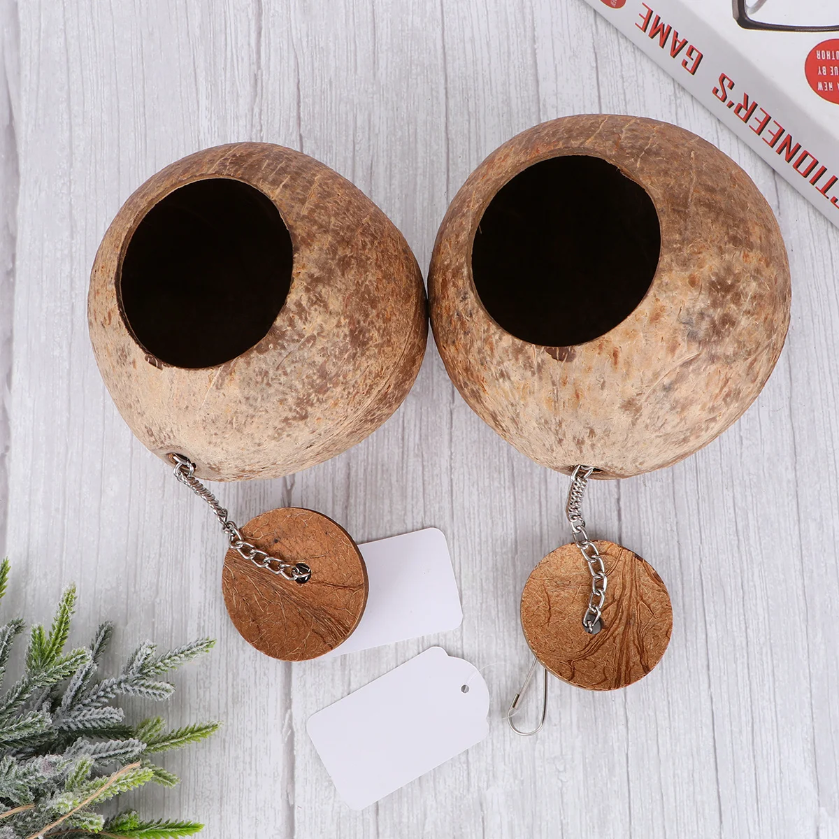 

2Pcs Coconut Shell Bird Nest Natural Nesting Site Bird for Parakeets Budgerigar Small Pets Warm Cozy Coconut Shell Nest
