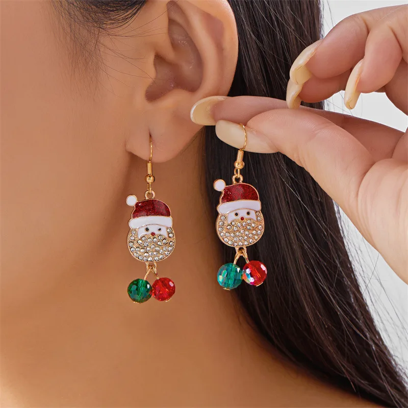 

Adorable Diamond-Studded Snowman Christmas Earrings Elegant and Versatile Imitation Pearl Snowflake Hat Ear Hooks Wholesale