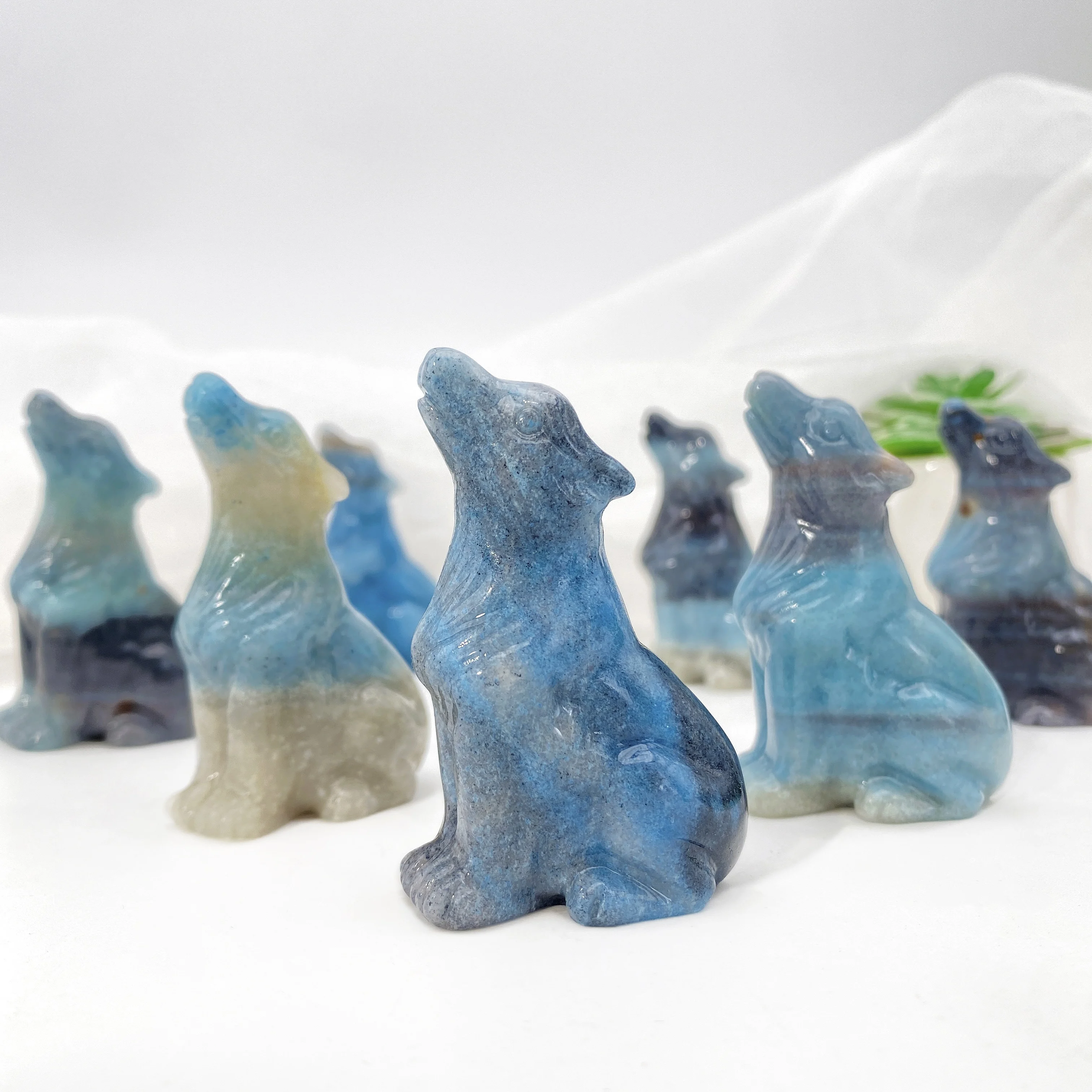 1pc Natural Trolleite Wolf Carving Crafts, Crystal Ornament, Collectible, Creative Home Office Desktop Decoration, Perfect Gift
