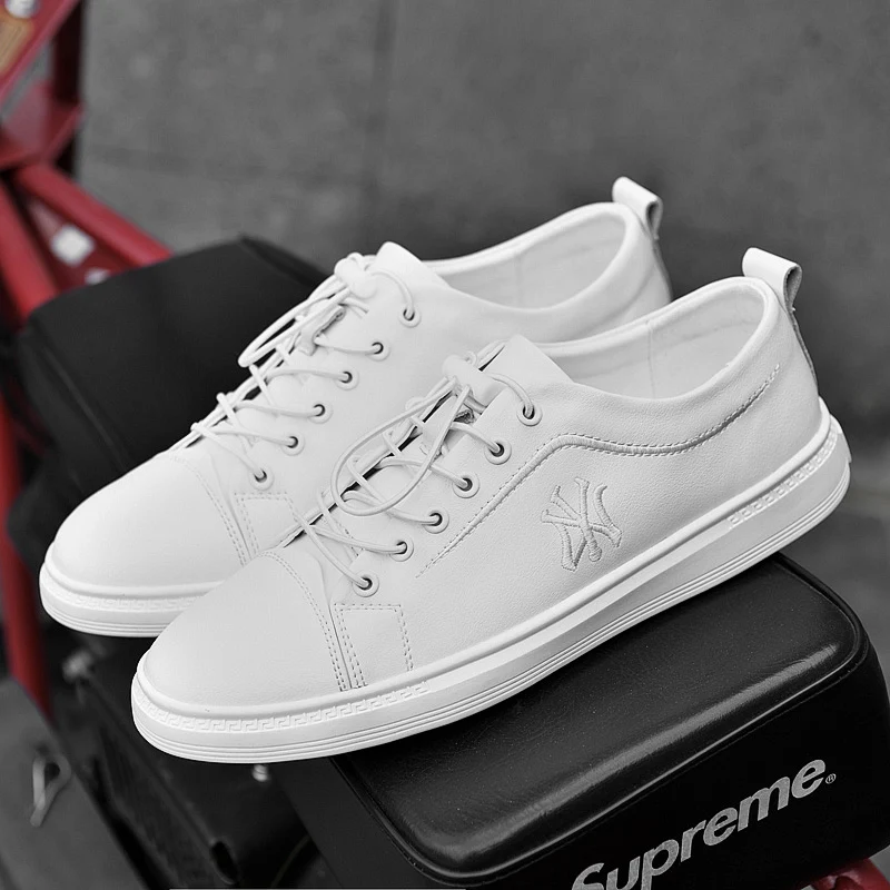 

2025 Men's New Autumn Breathable White Sneakers - Stylish Casual Loafers with Premium Feel