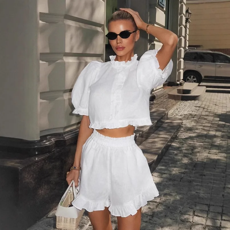 

Women's French-style linen two-piece set, elegant white puff-sleeve top and shorts for summer with unique design sense