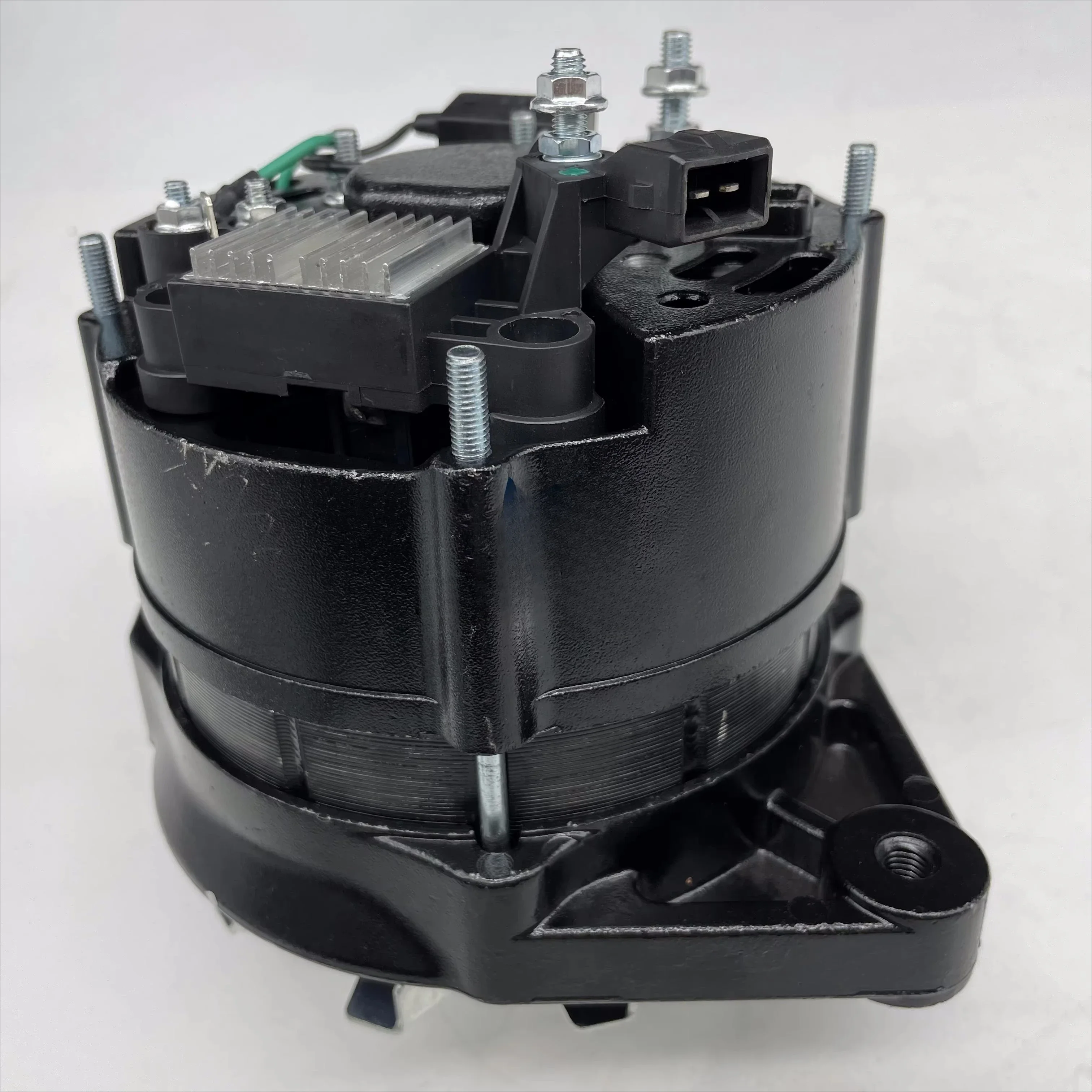 Replacement Parts 45-2695 45-2256 44-9572 41-6781 41-8463 45-2777 12V 65A Alternator Generator For Thermo King
