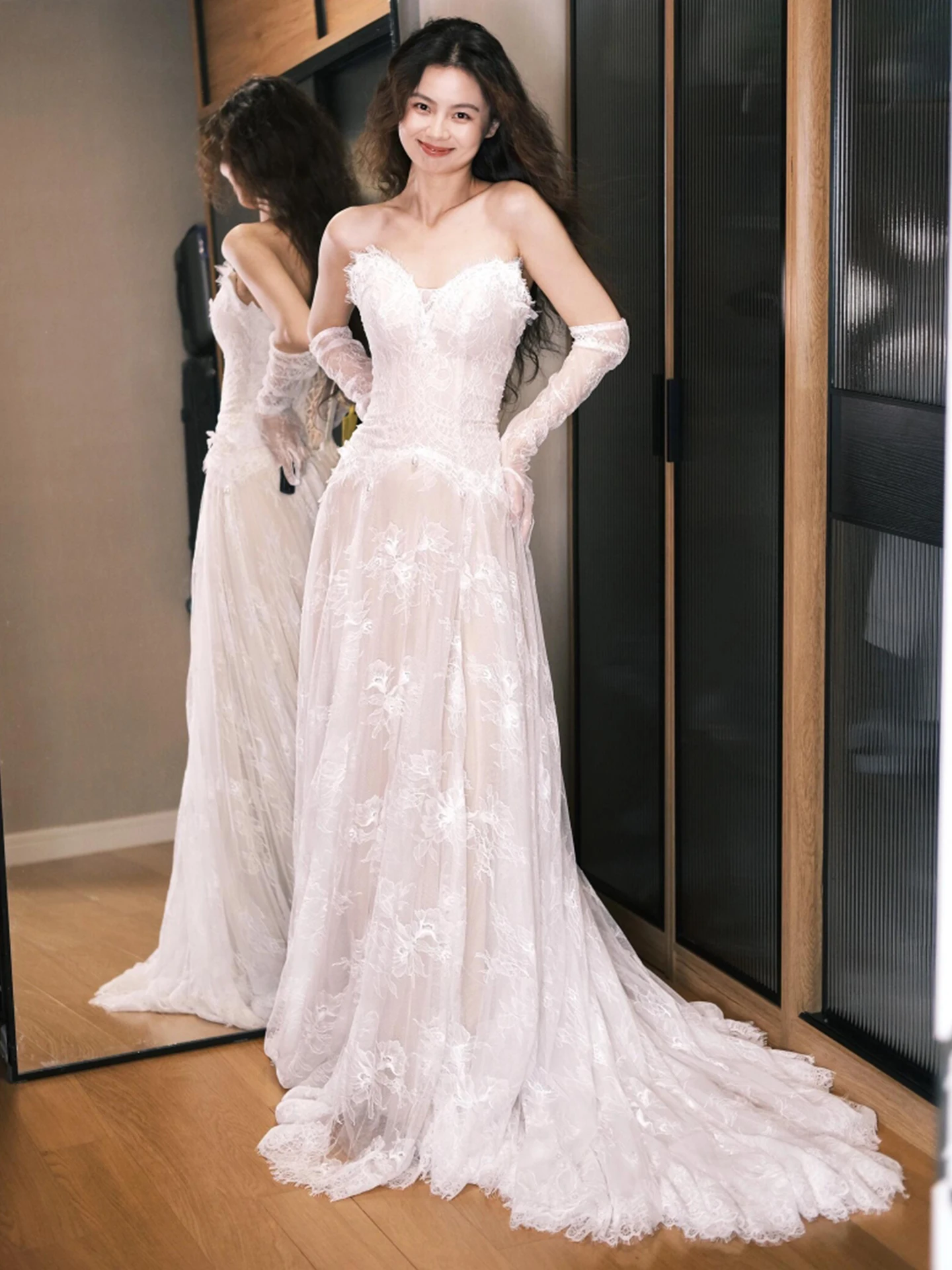 

Потрясающее кружевное свадебное платье 2026 года: новое, элегантное, длинное, с красивым дизайном декольте, модное, средней длины