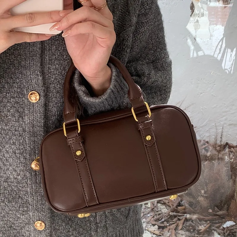 

Стильная большая сумка для женщин, новинка 2023 года, дизайнерская роскошная сумка, корейский стиль, сумка через плечо для боулинга, винтажная дорожная сумка