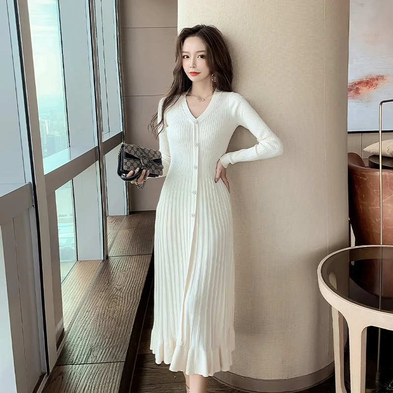 

New V Neck Knitting Dress Korean Casual 2023 Fashion Winter Sweater Long Sleeve Diamonds Button Elegant Dress For Women Autumn