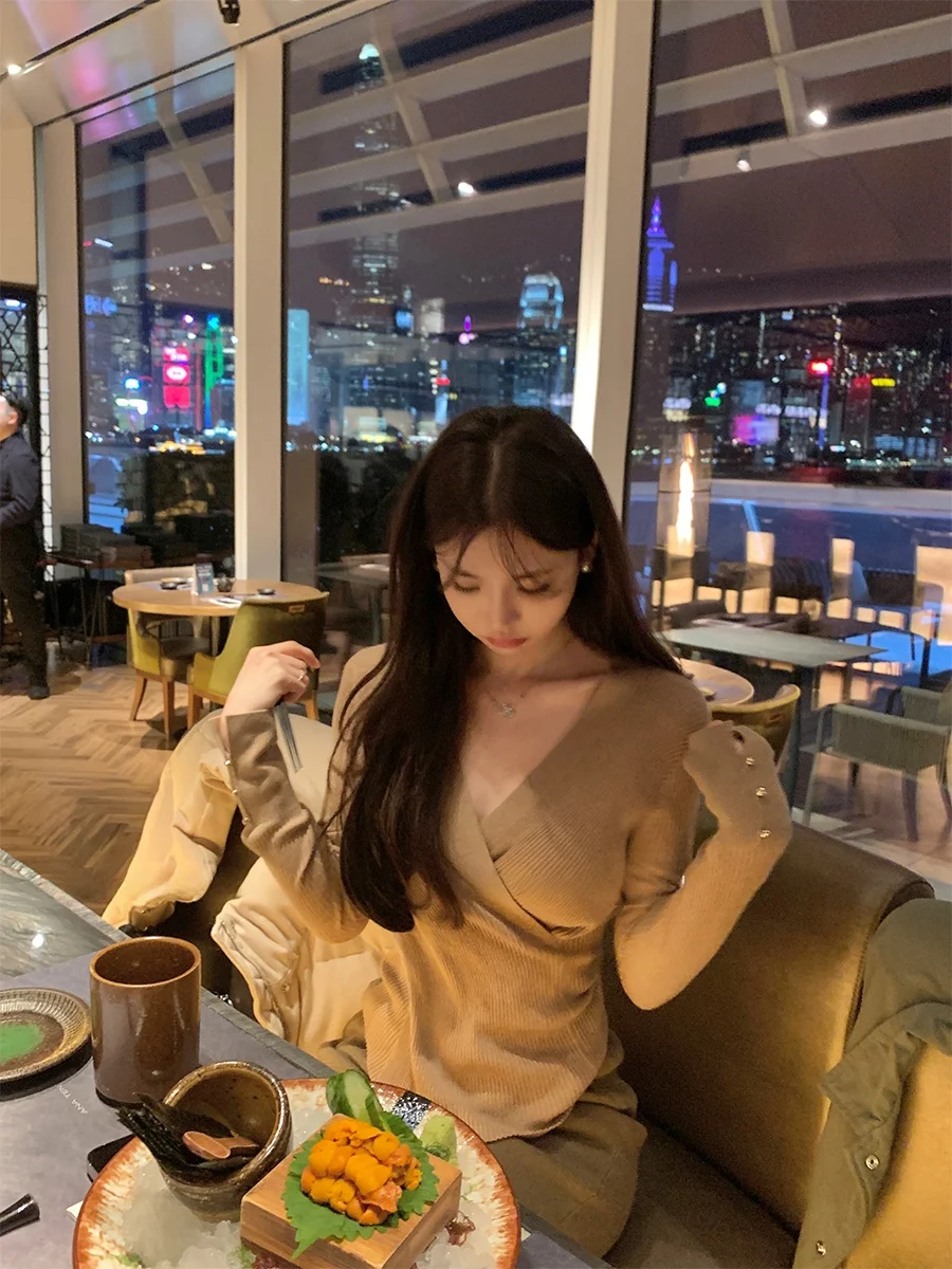 

CloudSweet Women's Slim Fit Knitted Top V-Ne Cross Bell Sve Versatile Base Layer Long Sve Polyester Wool Acrylic Fiber