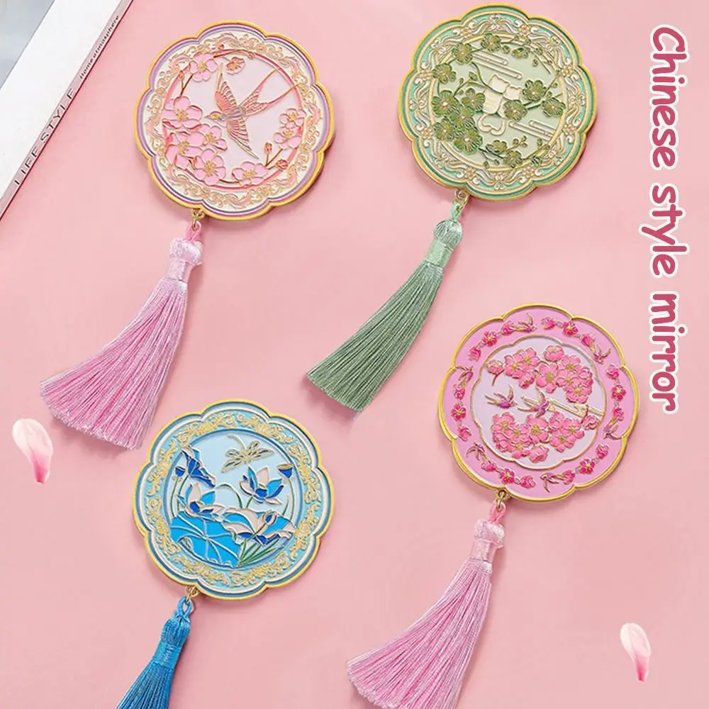 Creatieve draagbare make-upspiegel Chinese stijl reliëfontwerp Handspiegel Metaal Doorzichtige cosmetische spiegel Toeristische souvenirs