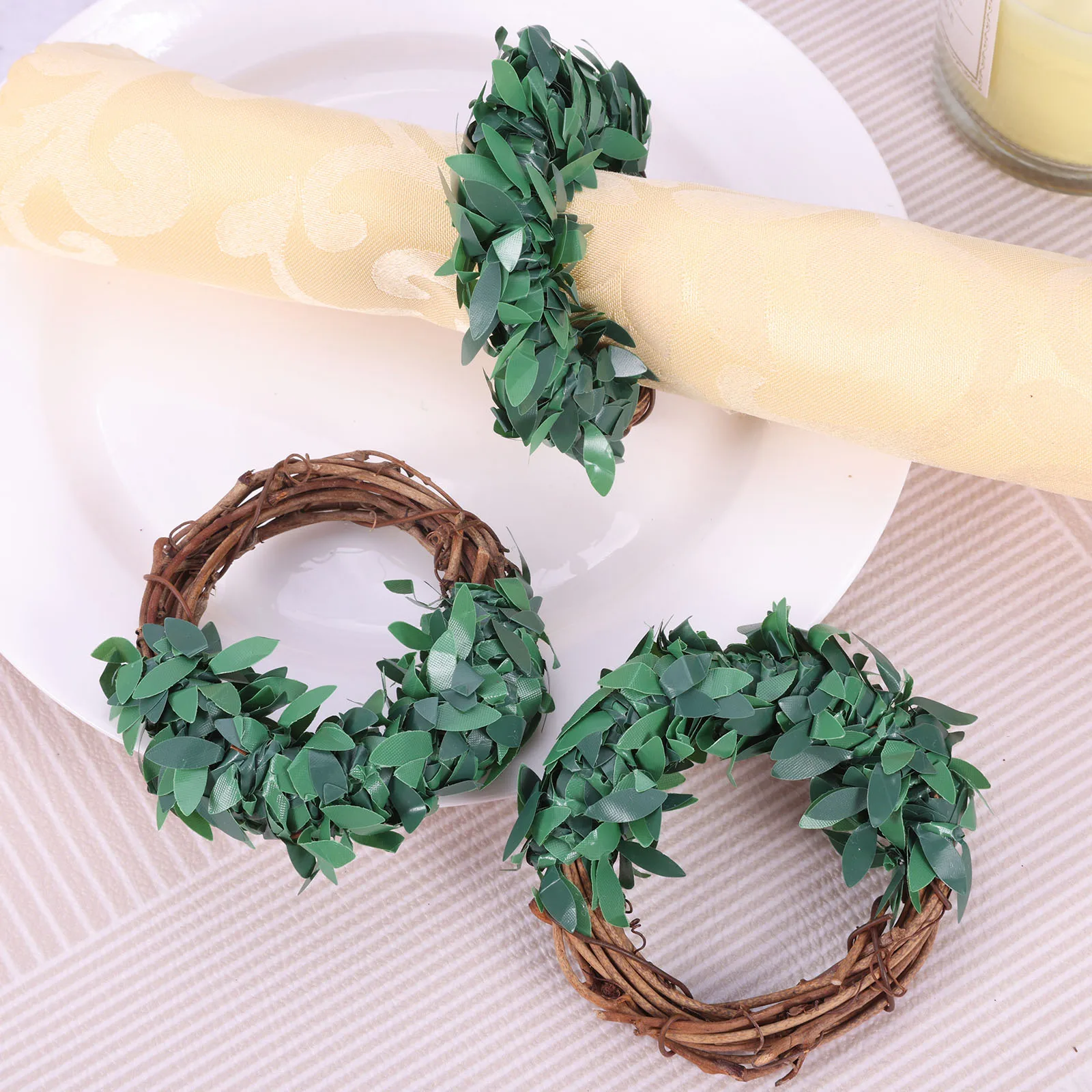 6pcs/set Leaves Wreath Rattan Napkin Rings Table Tissue Holder Artificial Green Branch Decor Business Dinner Hotel Home Ornament