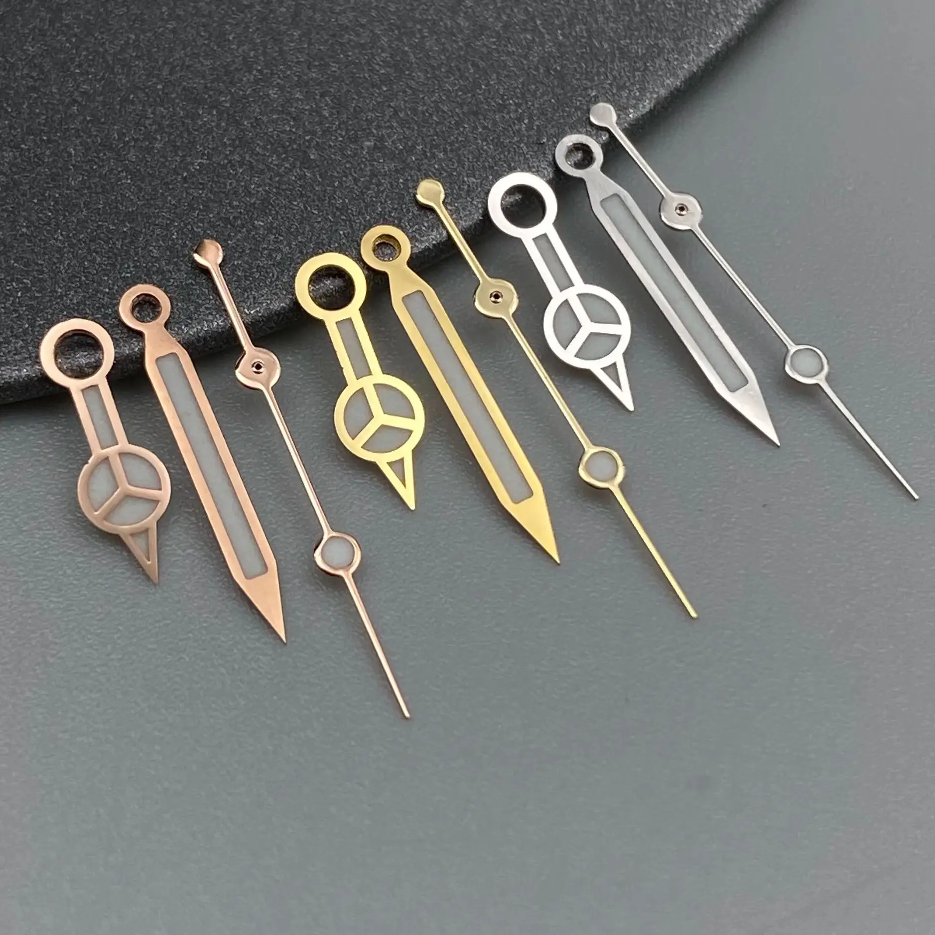 ﻿   28,5 mm NH35 horloge kalender wijzerplaat groen lichtgevend SKX mod geen logo geschikt voor NH36/NH35 gemodificeerde vervanging wijzerplaat