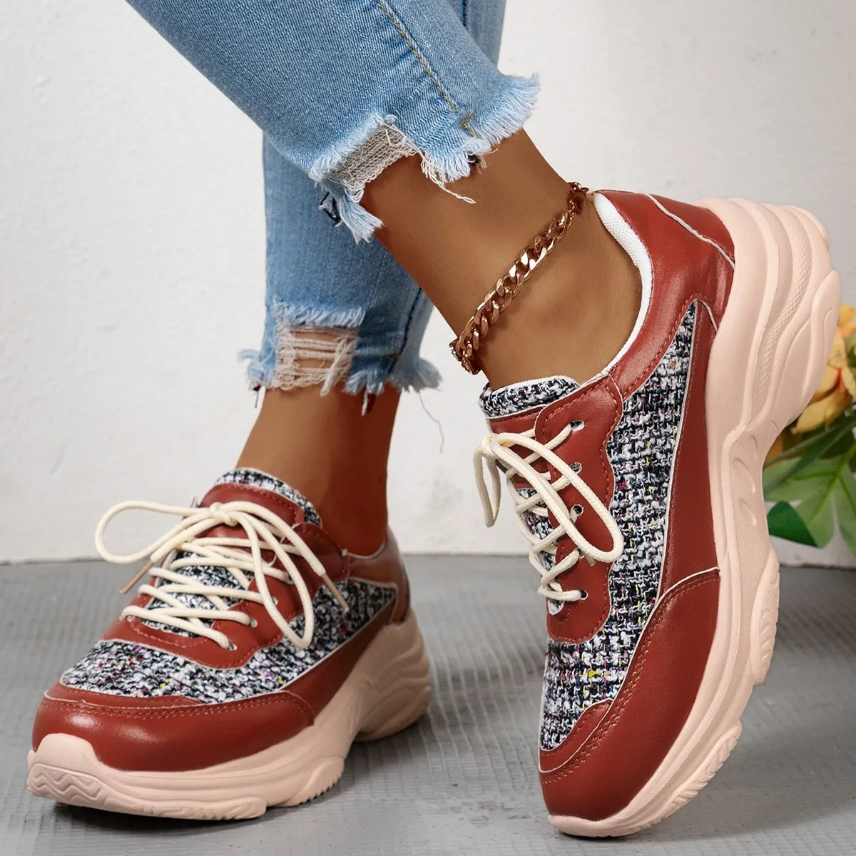 

Spring Breathable Mesh Sneakers For Women Low Lace-Up Casual Sports Shoes Outdoor Comfortable Female Zapatos Trainers 36-43