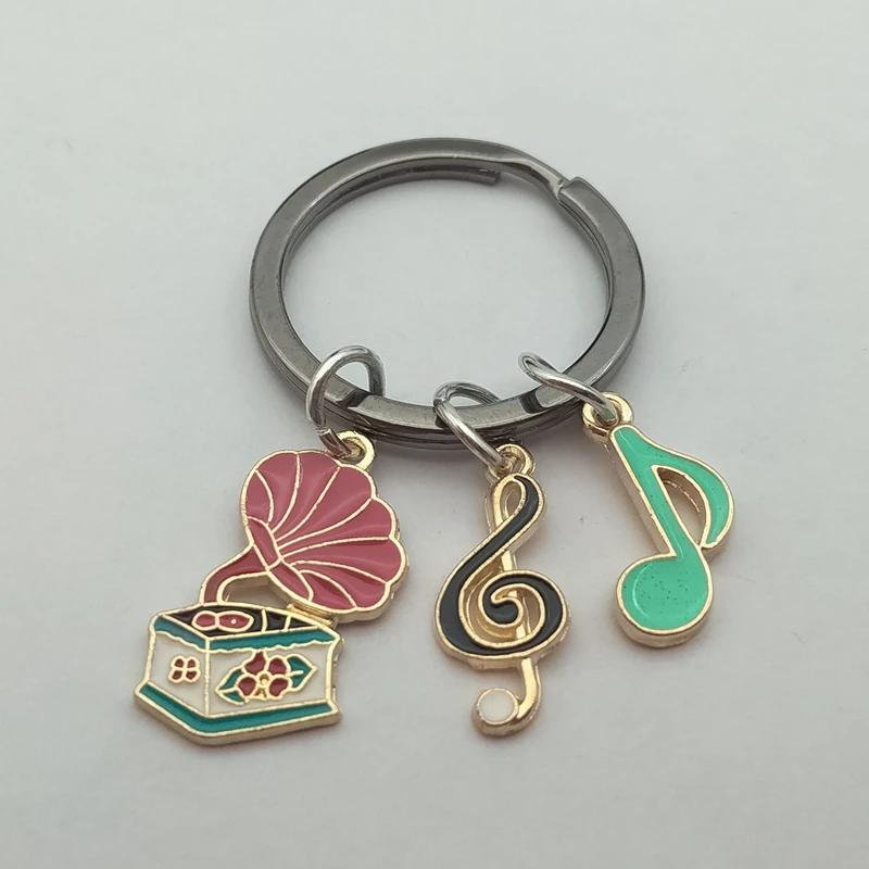 

Cute Enamel Keychain Nostalgic Record Player Notes Keyring Gramophone Keychain Music Gift Ladies Men DIY Handmade Jewelry