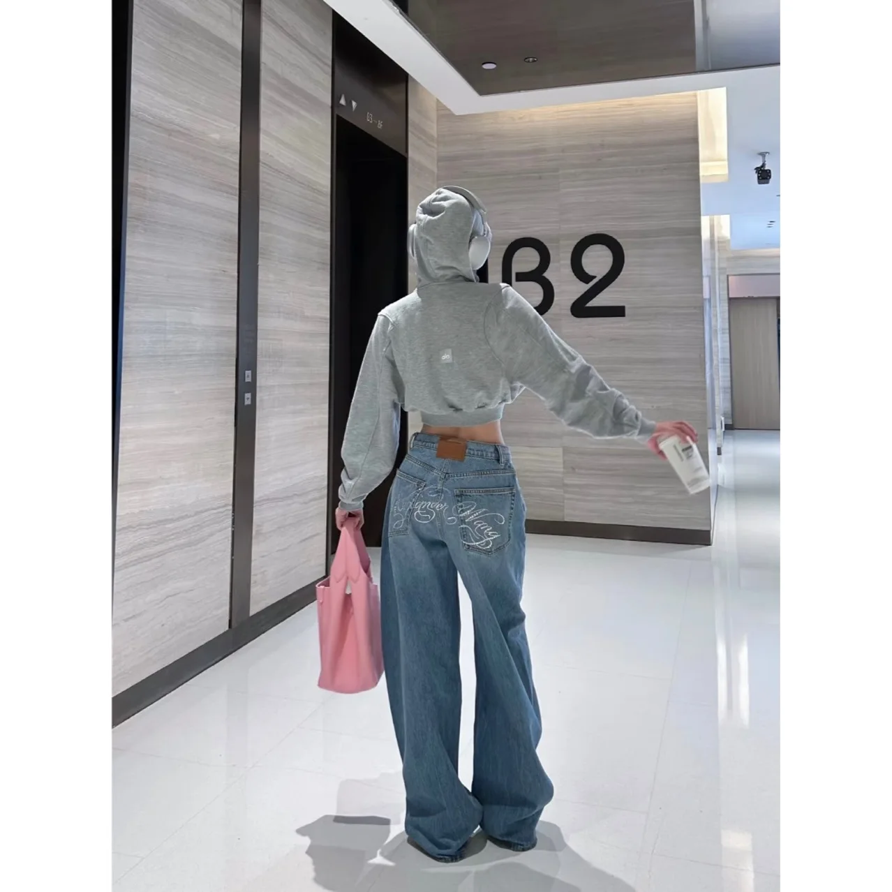 جينز أزرق متدرج لربيع 2025 للنساء Y2K جينز عتيق عالي الخصر مستقيم ملابس الشارع فضفاضة كبيرة واسعة الساق من قماش الدنيم