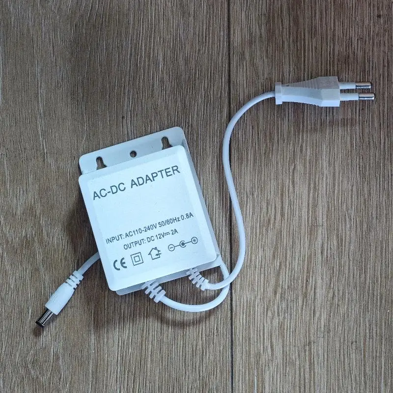 1 sztuka wodoodpornego zasilacza 12V 2A z wtyczką EU do kamer CCTV, kamer AHD, NVR, DVR – wejście AC100V–240V