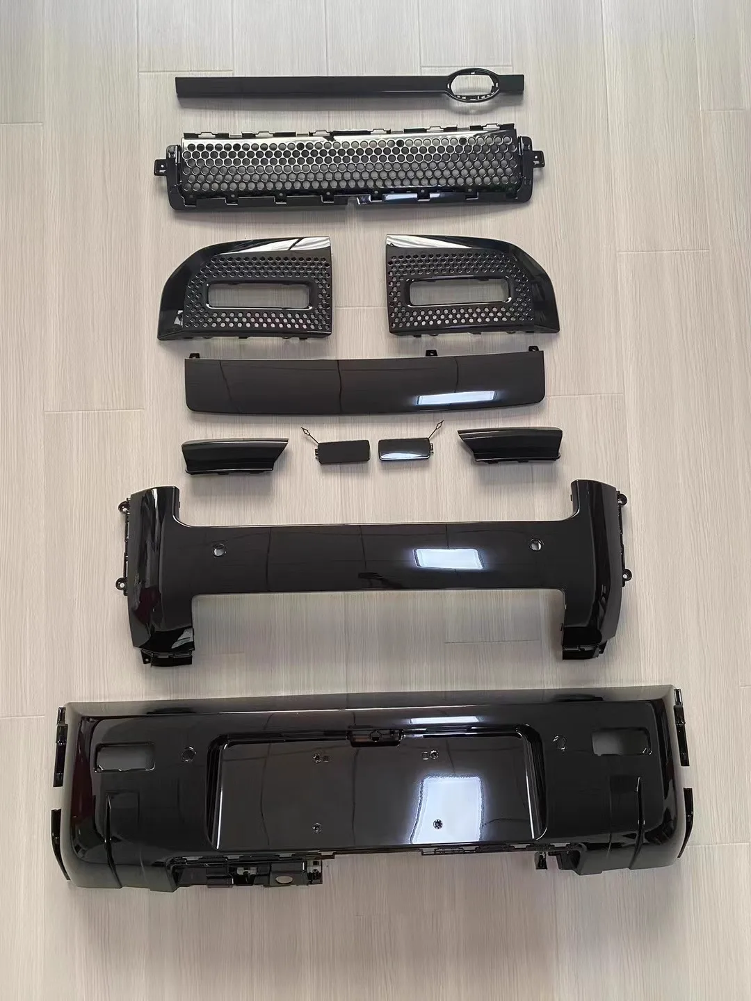 Car surround body kit for Land Rover Defender 90 110 20-23 front rear bumper assembly Tail throat Side skirt Eyebrow