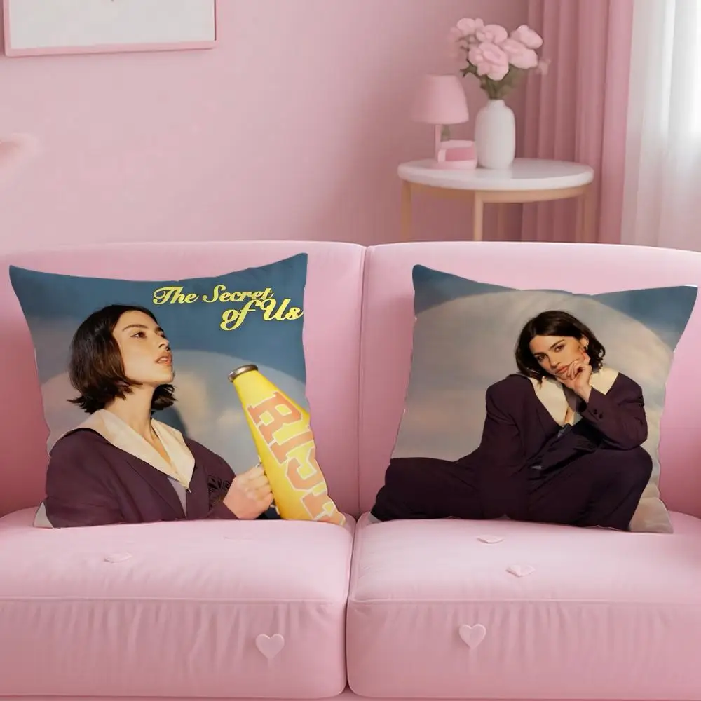 Singer G-Gracie Abrams Cushion Cover Comfortable Reversible Pillow Cover Ideal for Car Sofa Bedroom & Beyond
