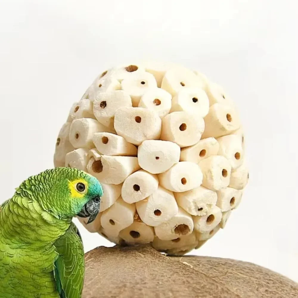 1 Pc 6cm/2.36in Bird Chew Toys Natural Sola Balls Soft Chew Shred Foraging Toy for Parrot Parrotlet Budgie Finch Macaw