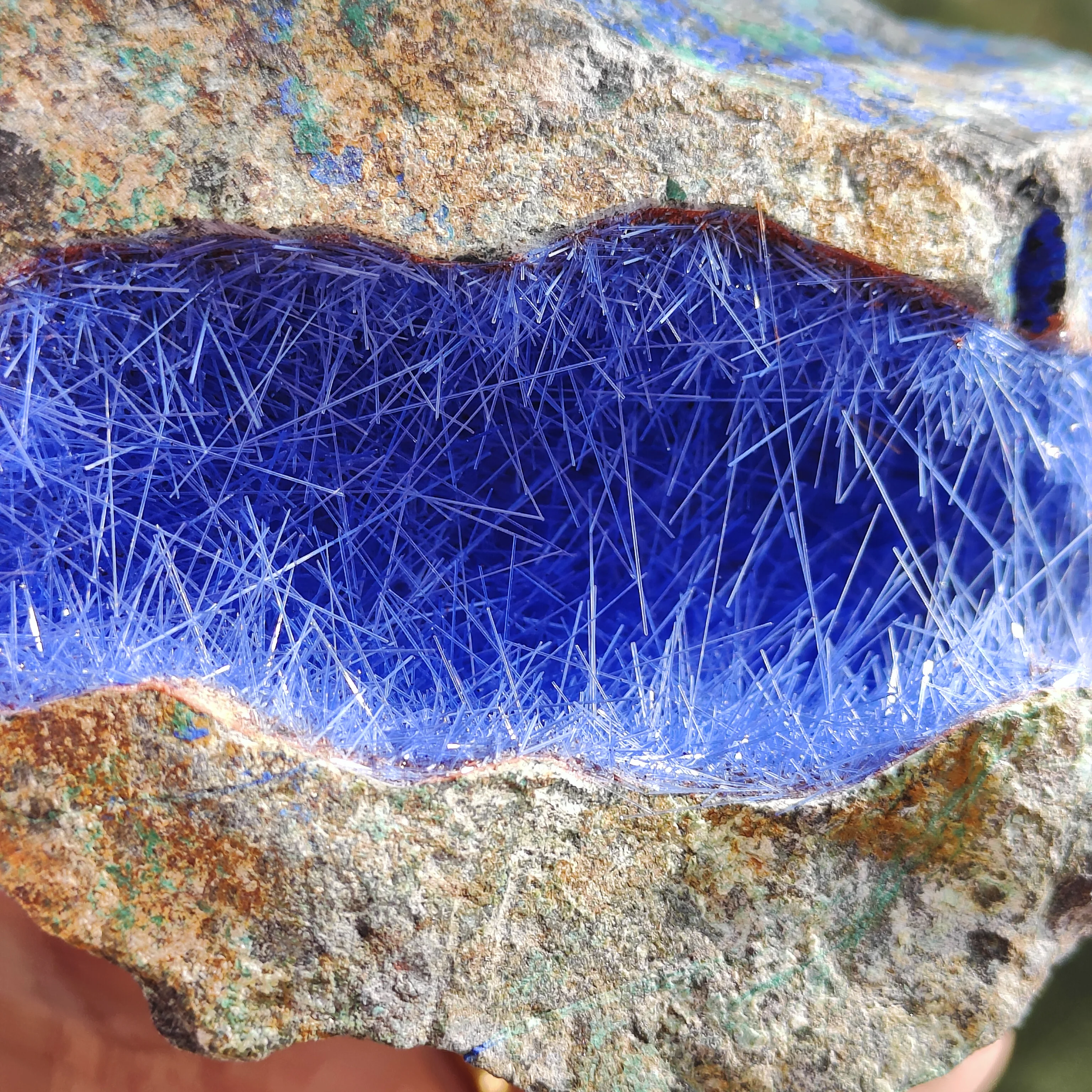 

1.2kg 1pcs Natural beautiful Geode Azurite and Malachite symbiotic mineral specimen crystal Stones and crystals Healing crystal