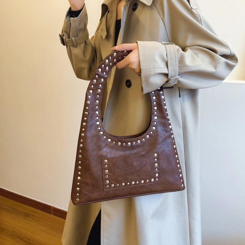

Vintage Rivet Shoulder Underarm Bag Designer Stylish Motorcycle Bag Batik Leather Versatile Commuter Bag Fashion Girl's Handbags