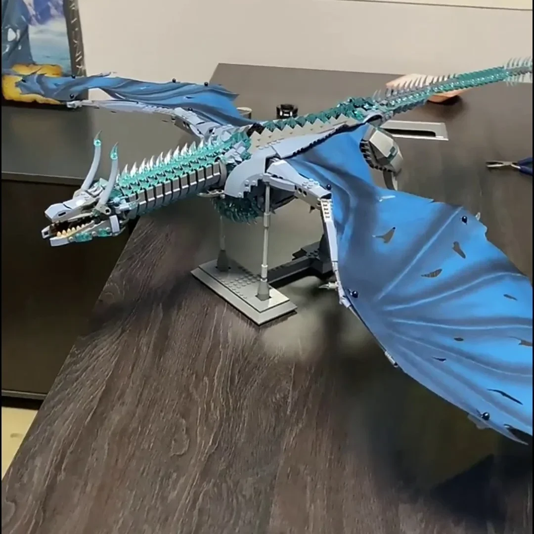 1889PCS Dragon Smaug Building Blocks Animal Model Fire Breathing Dragon Building Blocks Bricks Toys For Children Christmas Gifts