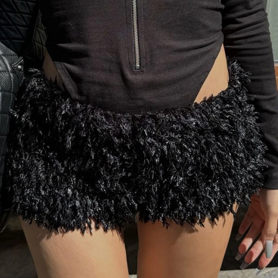 تنورة صغيرة قطيفة لخزانة ملابس شتوية للسيدات لعام 2025 ملابس Y2K تنانير صغيرة أنيقة ومريحة بلون سادة