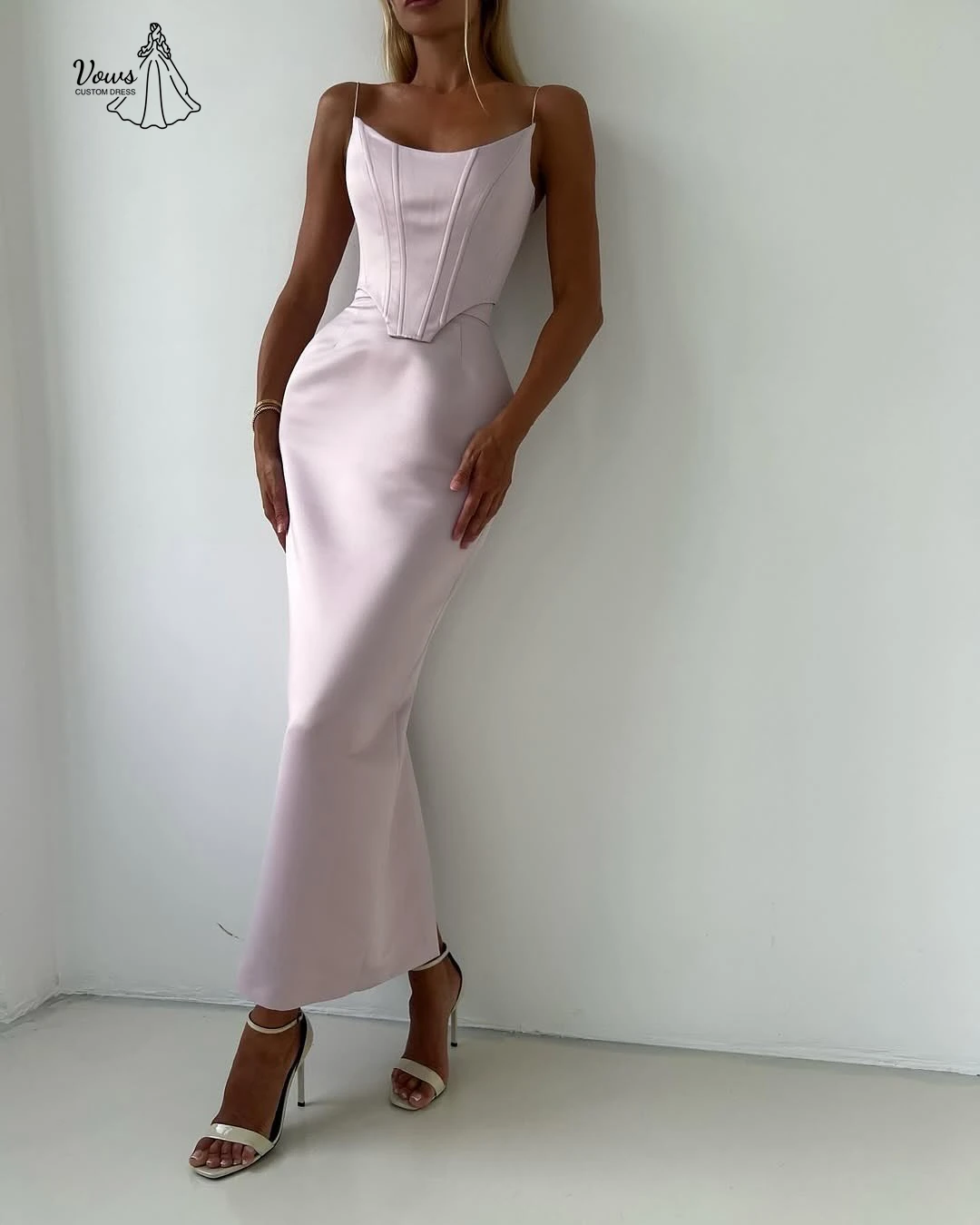 Vows ثوب مسائي خط الكرة ثوب حبال فساتين لحضور الحفلات الموسيقية 2025 فستان حفلة موسيقية فاخر 2025 مخصص قماش الساتان رداء سهرة حفل