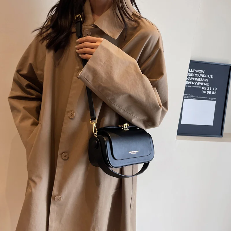 Classic Black Shoulder Bag Women's Versatile Retro Crossbody Square Bags 2024 New Large Capacity Textured Leather Flap Handbags