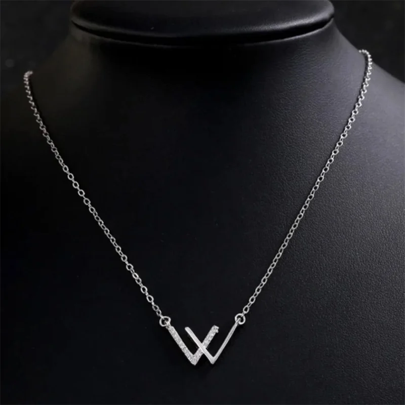 Fashion Silver Plated W Letter Pendant Necklaces Women's Crystal Inlaid Double V Letters Clavicle Chain Party Wedding Necklace