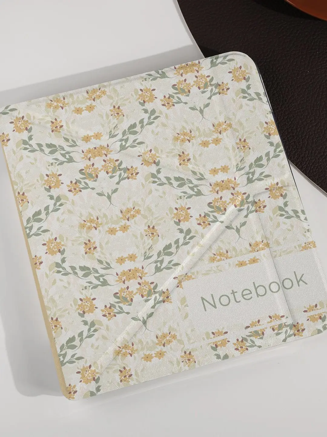 Etui Twosheep do Kobo Libra Colour Kobo Libra2 7-calowe, magnetyczne, odłączane, z przezroczystym tyłem, funkcją automatycznego budzenia/usypiania, wzór kwiatowy, do notebooka. — zdjęcie produktu 7