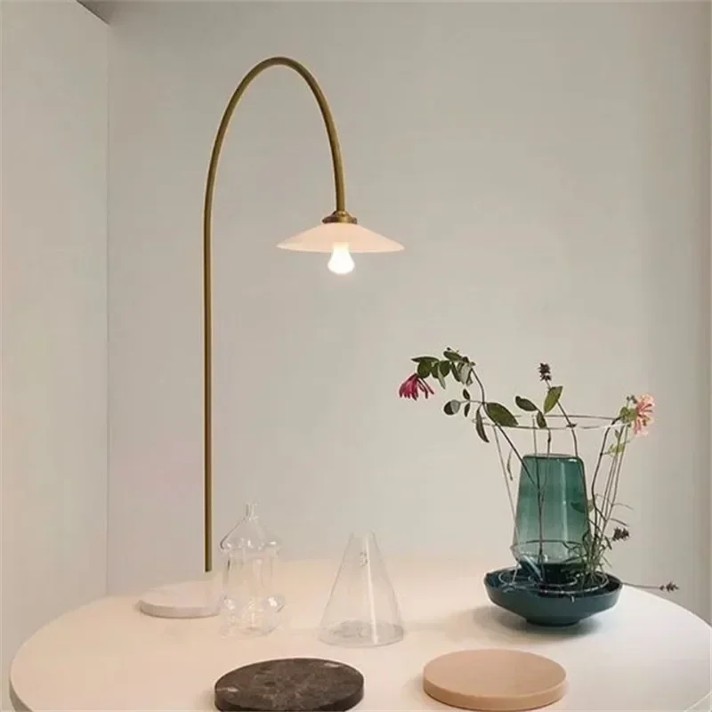 مصابيح حائط طويلة القطب مصمم مصباح ذراع متأرجح دوار فن بسيط لمطعم فندق غرفة المعيشة أضواء السرير المثبتة على الحائط #3