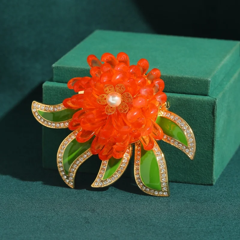 

Vintage Large Rich Flower Brooch Red Resin Green Leaf Gold Color For Woman Dress Party Luxury Brand Jewelry 2026 New Accessories