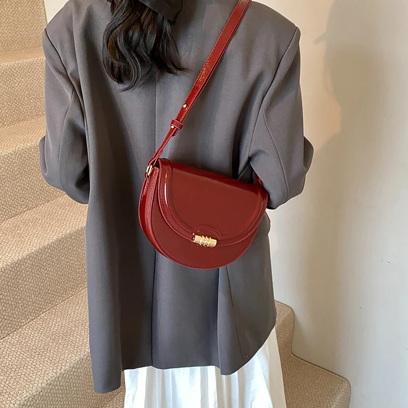 Classic Burgundy Women Crossbody Bag Vintage Solid Color Flap Design Shoulder Bags Female Daily Commuter Bolsos