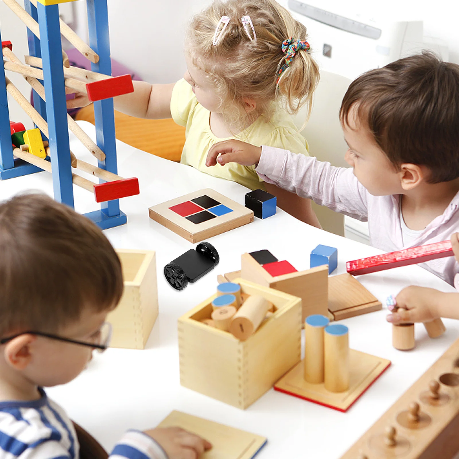 2Pcs Magnetic Construction Wheels Black Plastic DIY Building Educational Play Learning Shapes Imagination