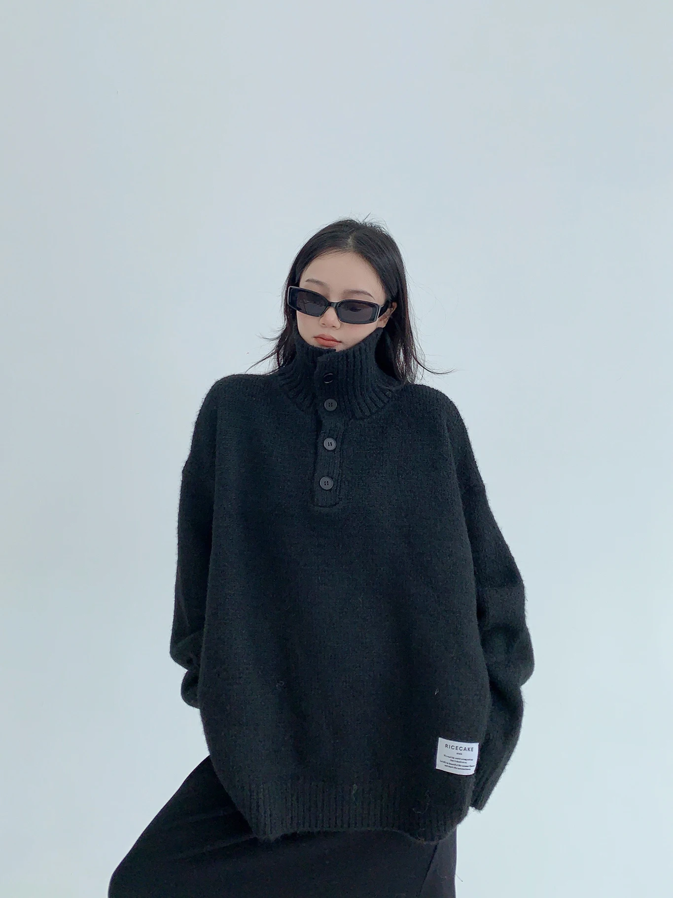 

Утепленный зимний свитер с высоким воротником для женщин, свободный, струящийся, комфортный, вязаный топ в уличном стиле, из полиэфирного волокна, с длинными рукавами