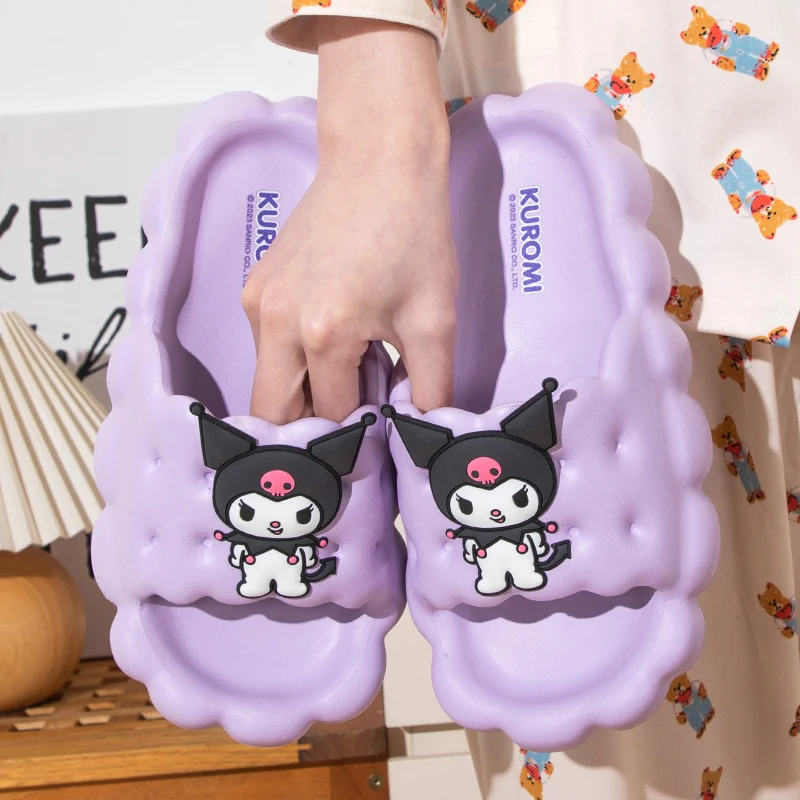 Sanrio Kawaii Kuromi kapcie damskie Cinnamoroll Hello Kitty Cartoon śliczne odpowiednie kryty moda zewnętrzna słodkie kapcie na lato