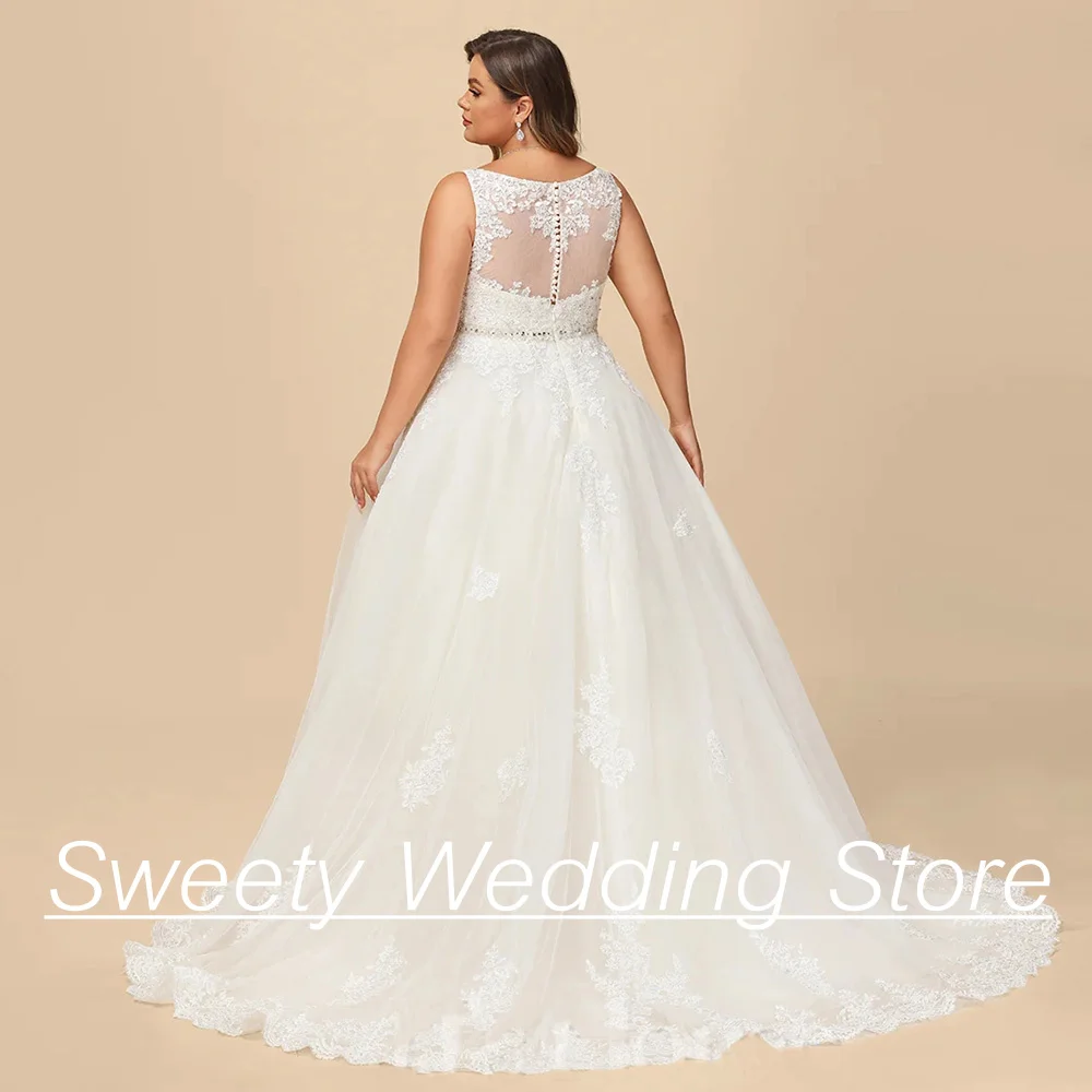 فساتين زفاف للعروس ، مقاس كبير ، رقبة على شكل حرف V ، بلا أكمام ، حزام مطرز ، تول مزين ، خط ، ثوب زفاف كبير