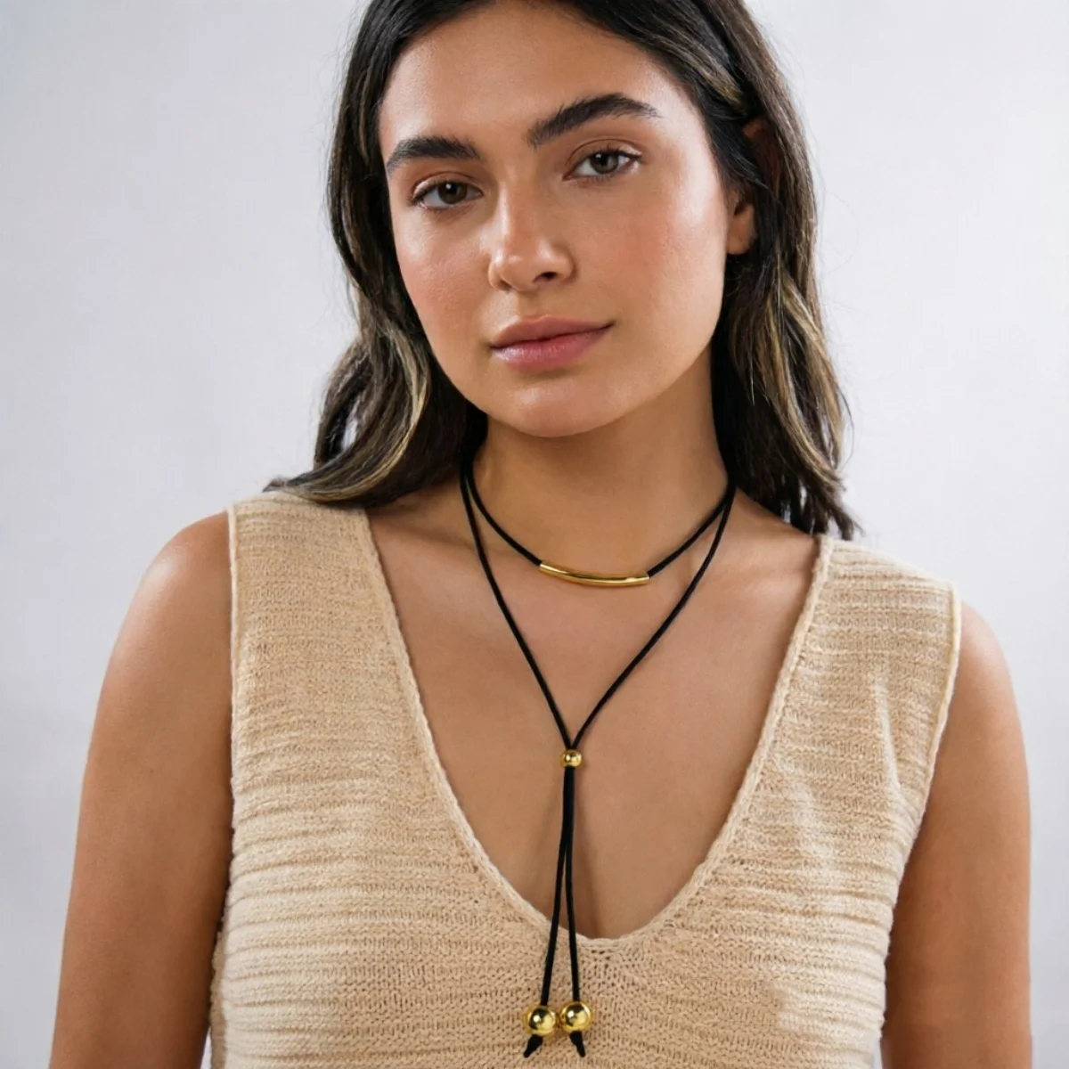 Vintage Minimalistische Gebogene Mehrschichtige Halskette für Damen und Herren, Schwarzes Lederband, Y-förmige Goldfarbene Perlen, Quasten-Choker-Schmuck – Detail 19