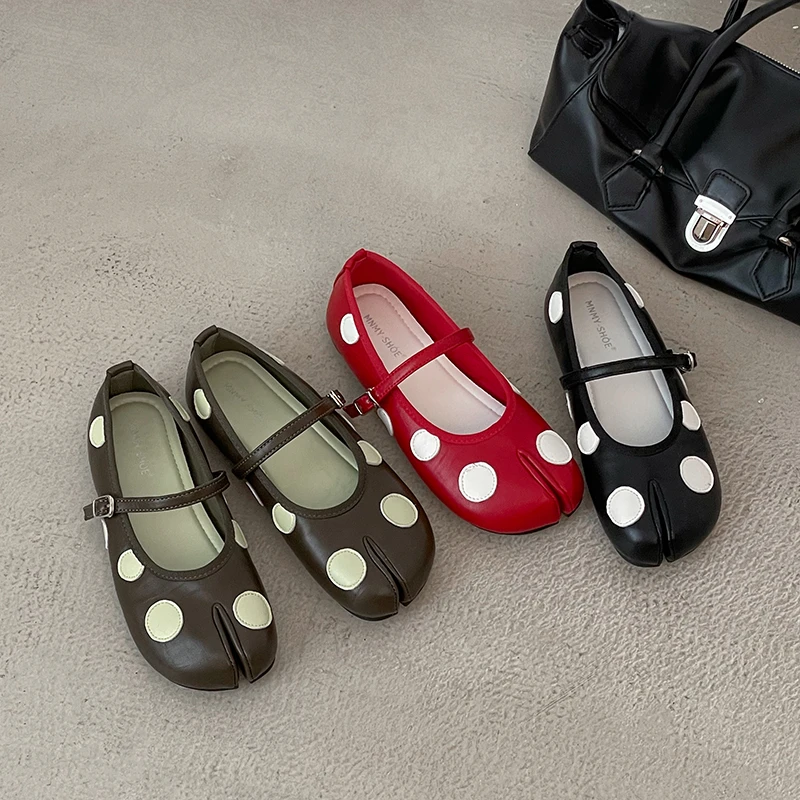 Fashion Tabi Ninja Shoes Women Flats Ballet Split Toe Ballerinas Ladies Round Heeled Loafers Tacones Female Moccasin Brand Mujer