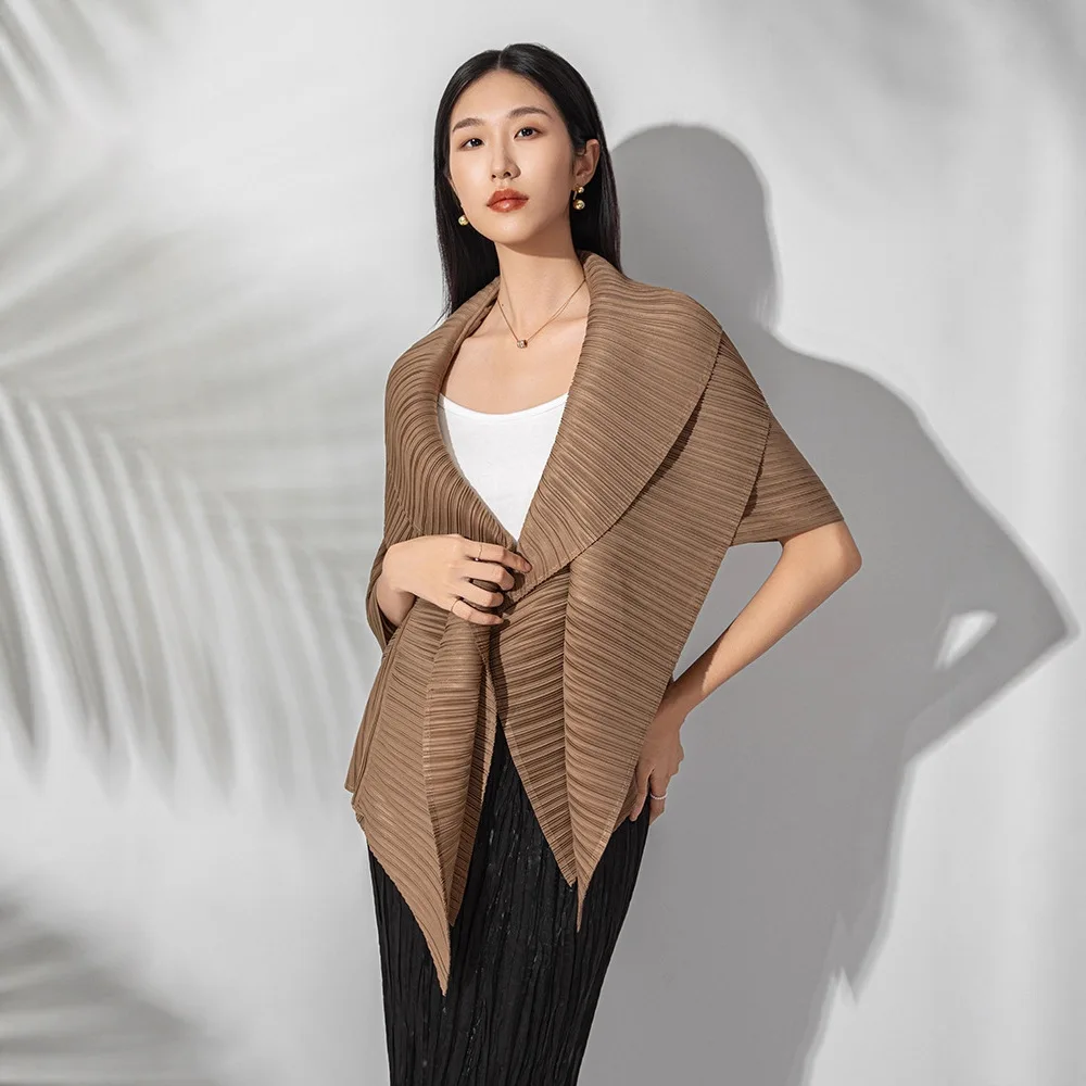 

Miyake Pleated 2025 New Autumn and Winter Large Size Short Outer Shawl Design Niche Temperament High-end Coat for Women