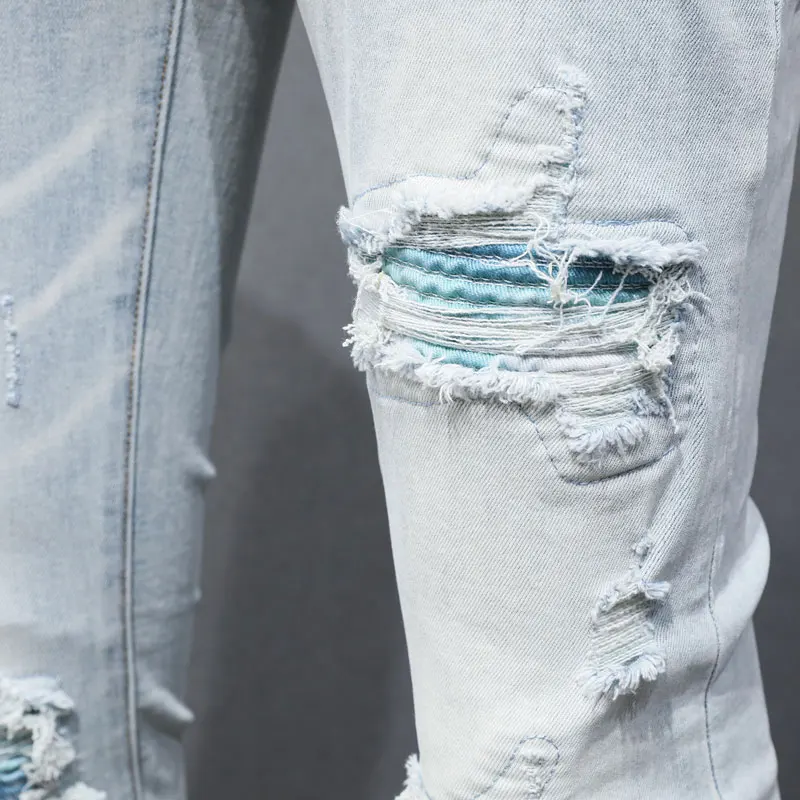 newY2K Men's High-Quality Light Blue Jeans Nostalgic Wash Perforated Blue Leather Patch High Street Fashion Casual Jeans