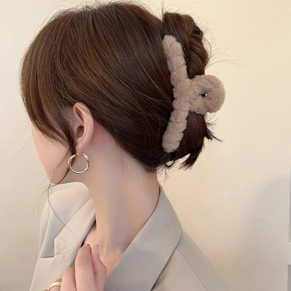 New Plush Cotton Hair Claw For Women Temperament Ponytail Shark Clips Hair Clip Hairpin Fashion Girls Korean Hair Accessories